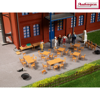 H0 Auhagen 41671 Set stoly a židle