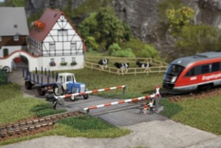 H0 Auhagen 41582 Přejezd se závorami ruční